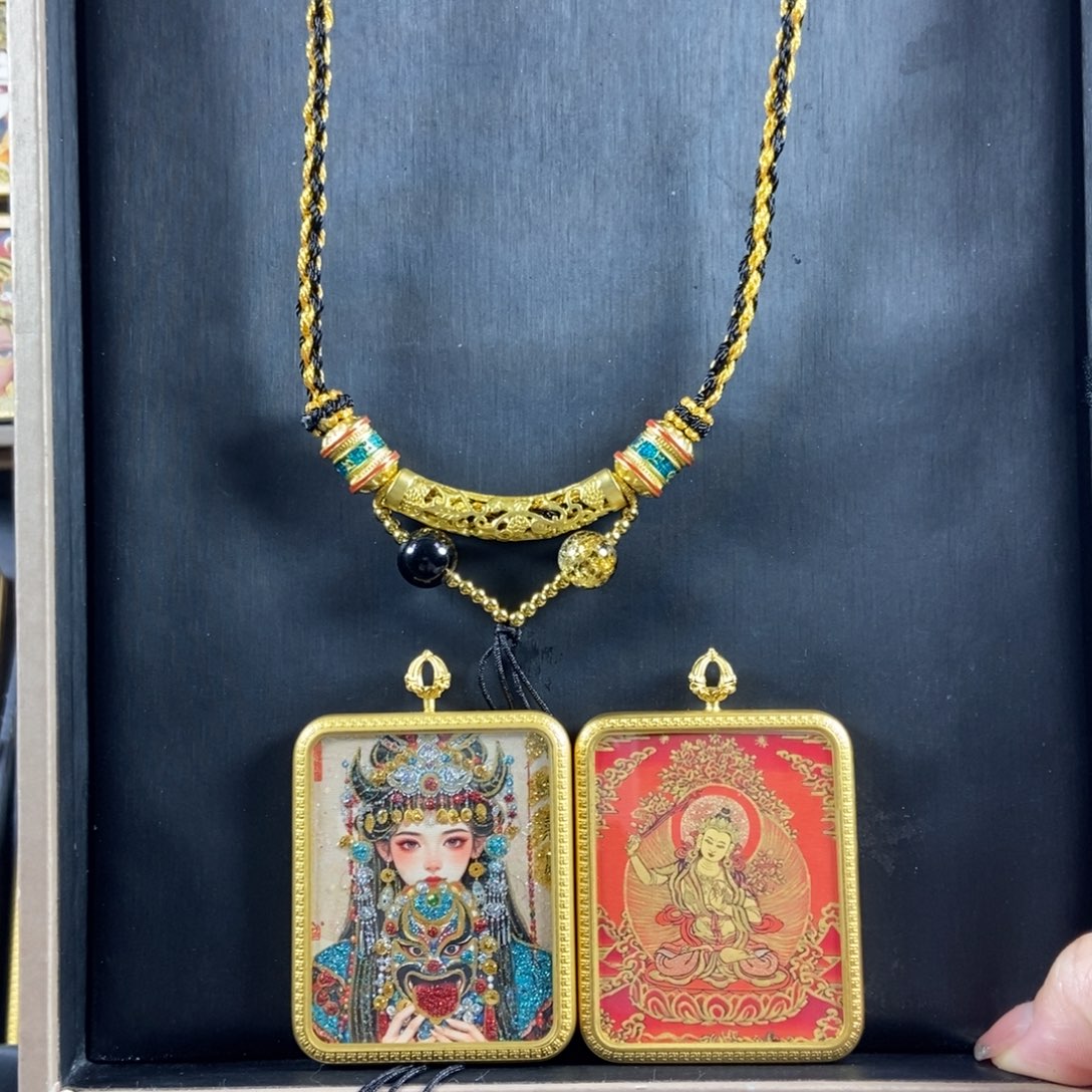 吊坠故***人美丽的唐卡结缘