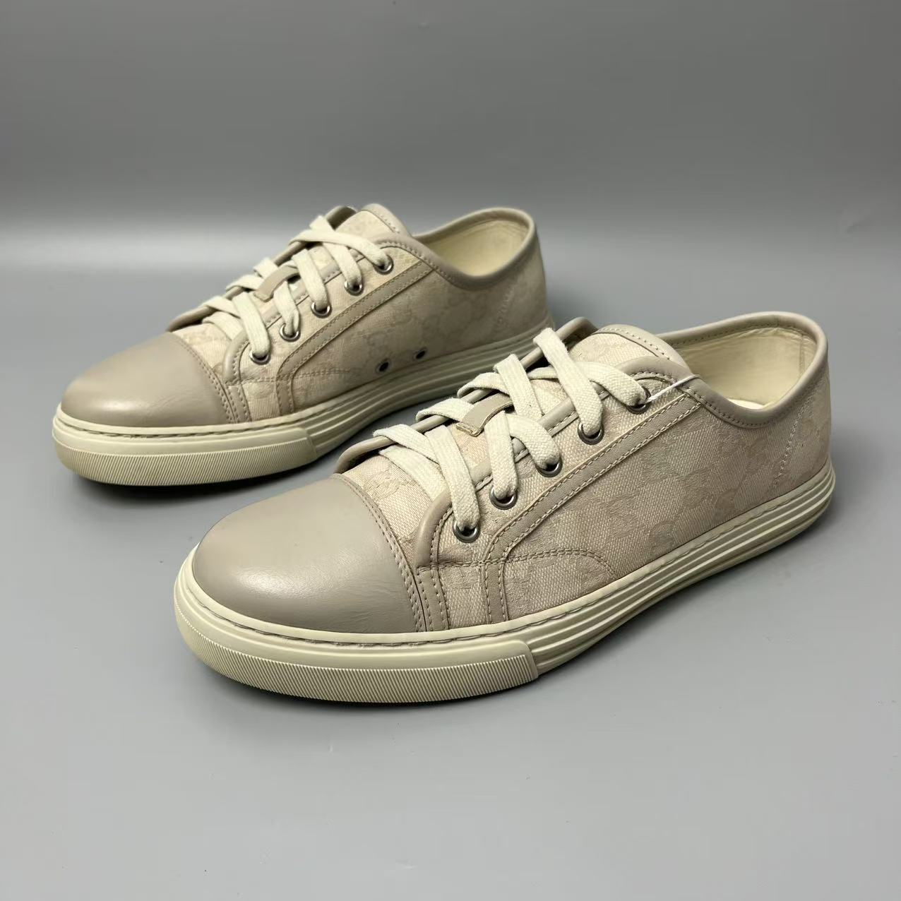 95新 GUCCI/古驰 浅灰色老花时尚男士低帮板鞋40.5欧码 xh260 