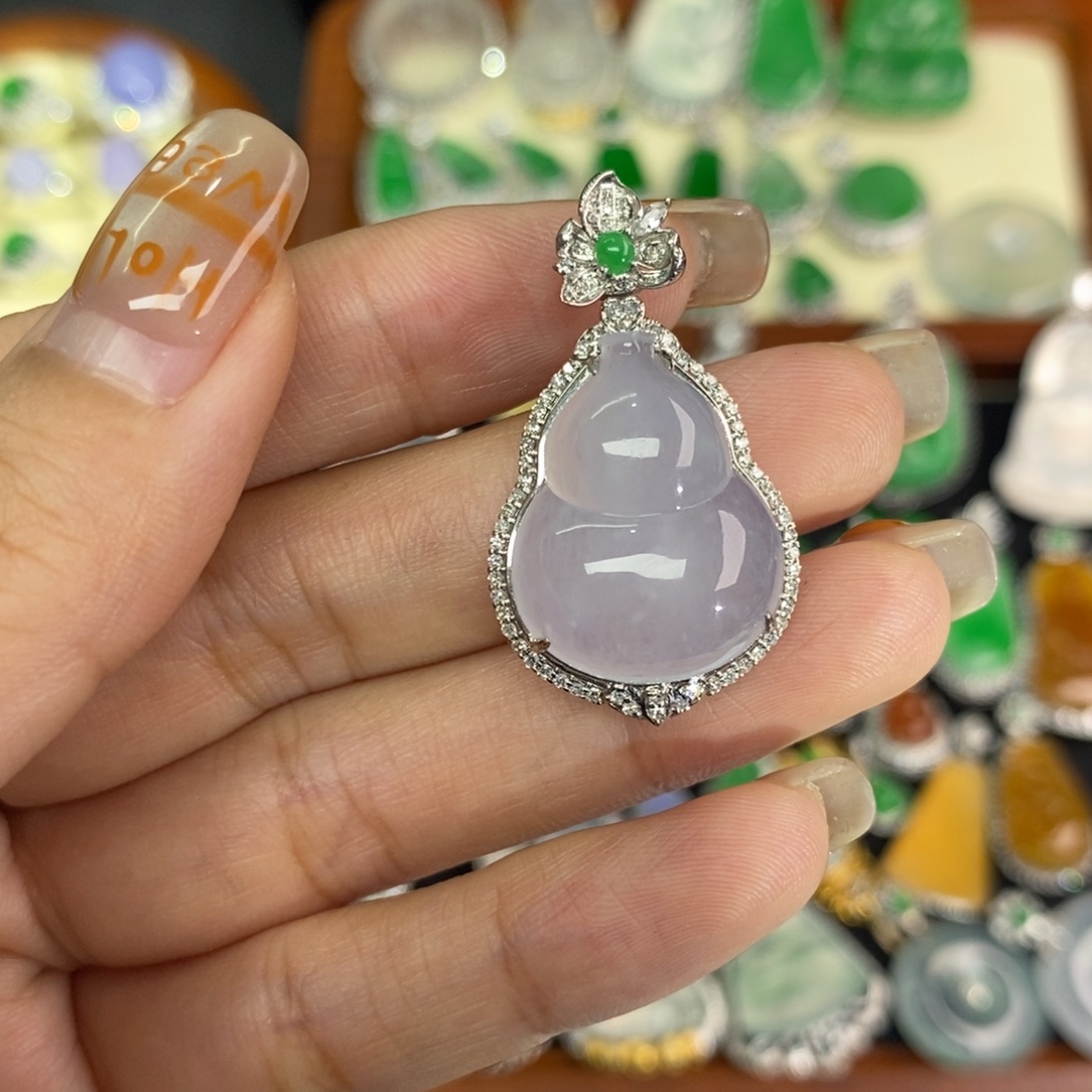 翡翠18K金镶嵌颈饰A货翡翠