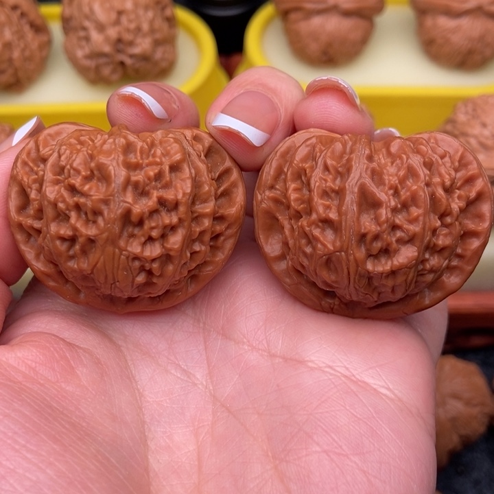 文玩核桃吊坠40精品红皮宫灯