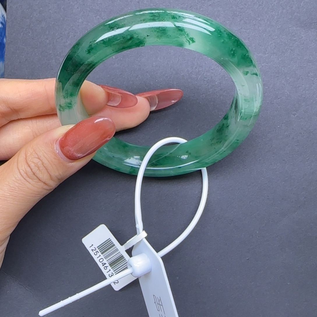 石英质玉（非洲翠）未镶嵌手镯