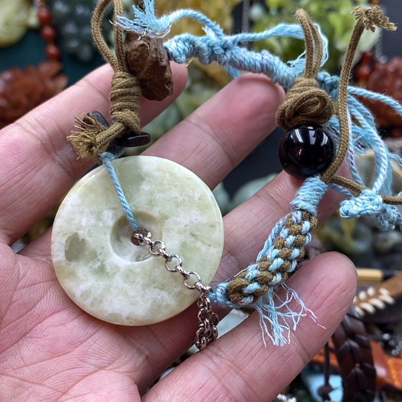 【闪购商品】未镶嵌蛇纹石玉手牌