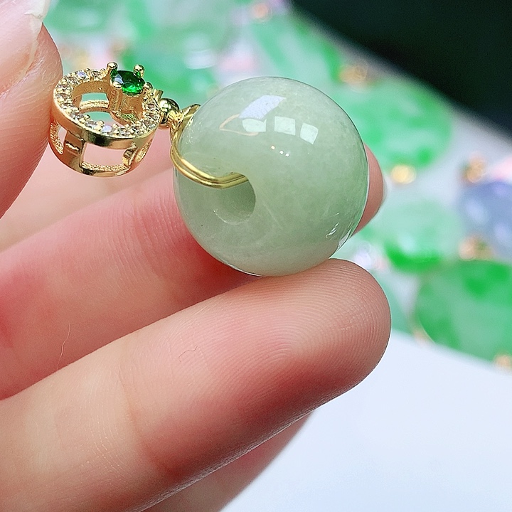 翡翠未镶嵌颈饰翡翠