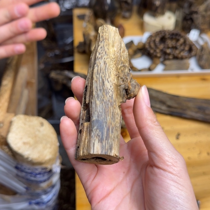 沉香沉香碎屑白棋品种块料27克