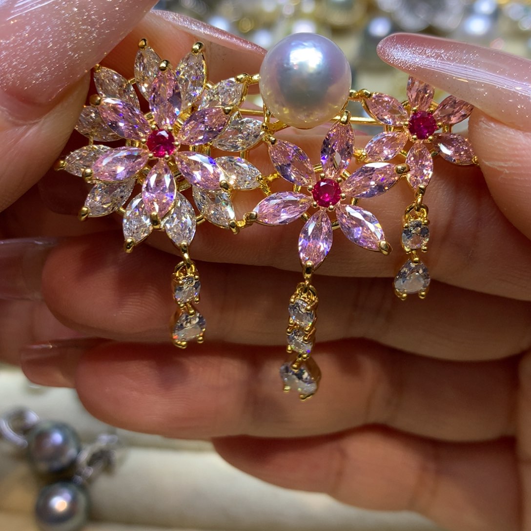 未镶嵌胸饰海水珍珠