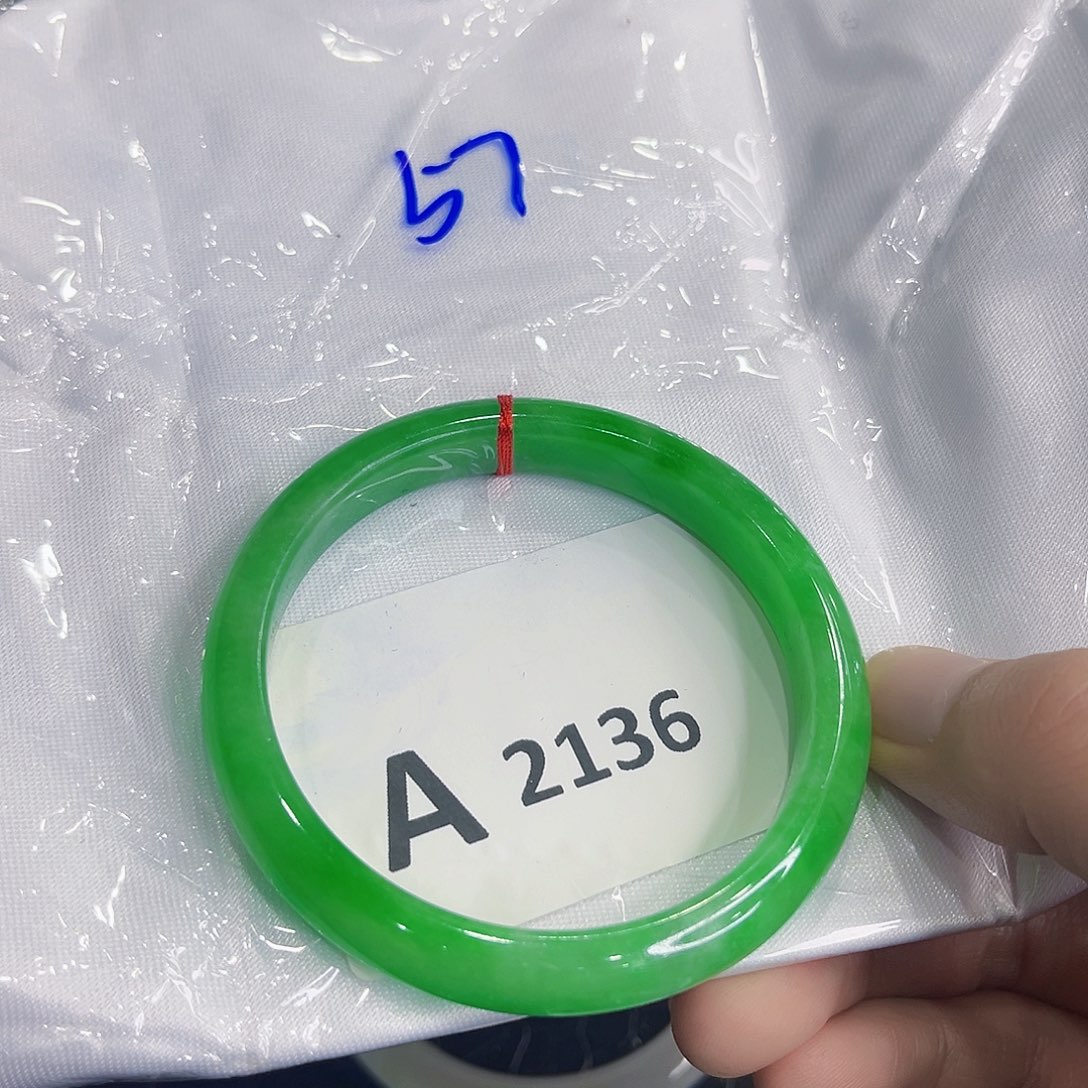 翡翠手镯未镶嵌手镯