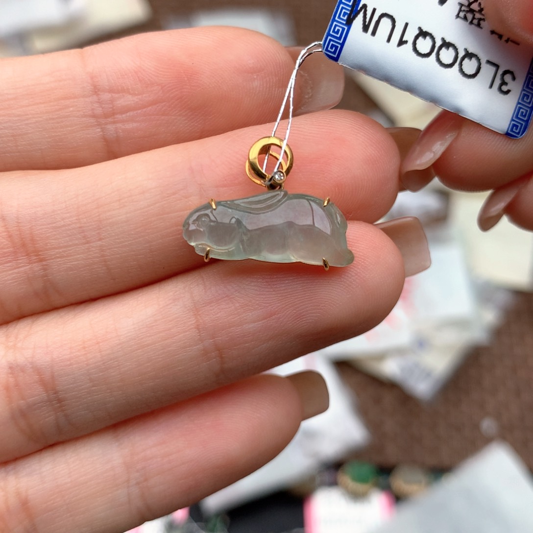 18K金镶嵌挂件翡翠