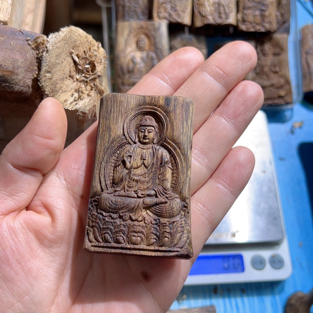 沉香吊坠白棋阿弥陀佛16.9克