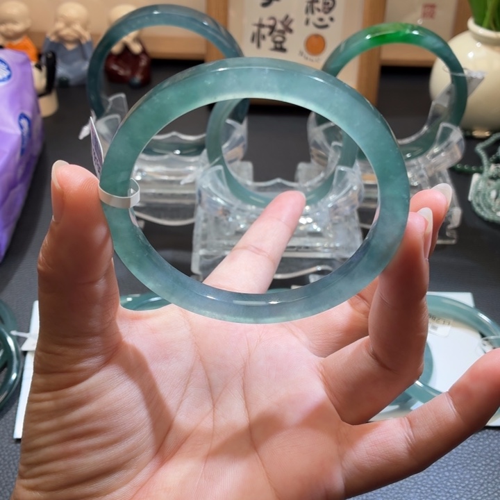未镶嵌手镯翡翠冰蓝