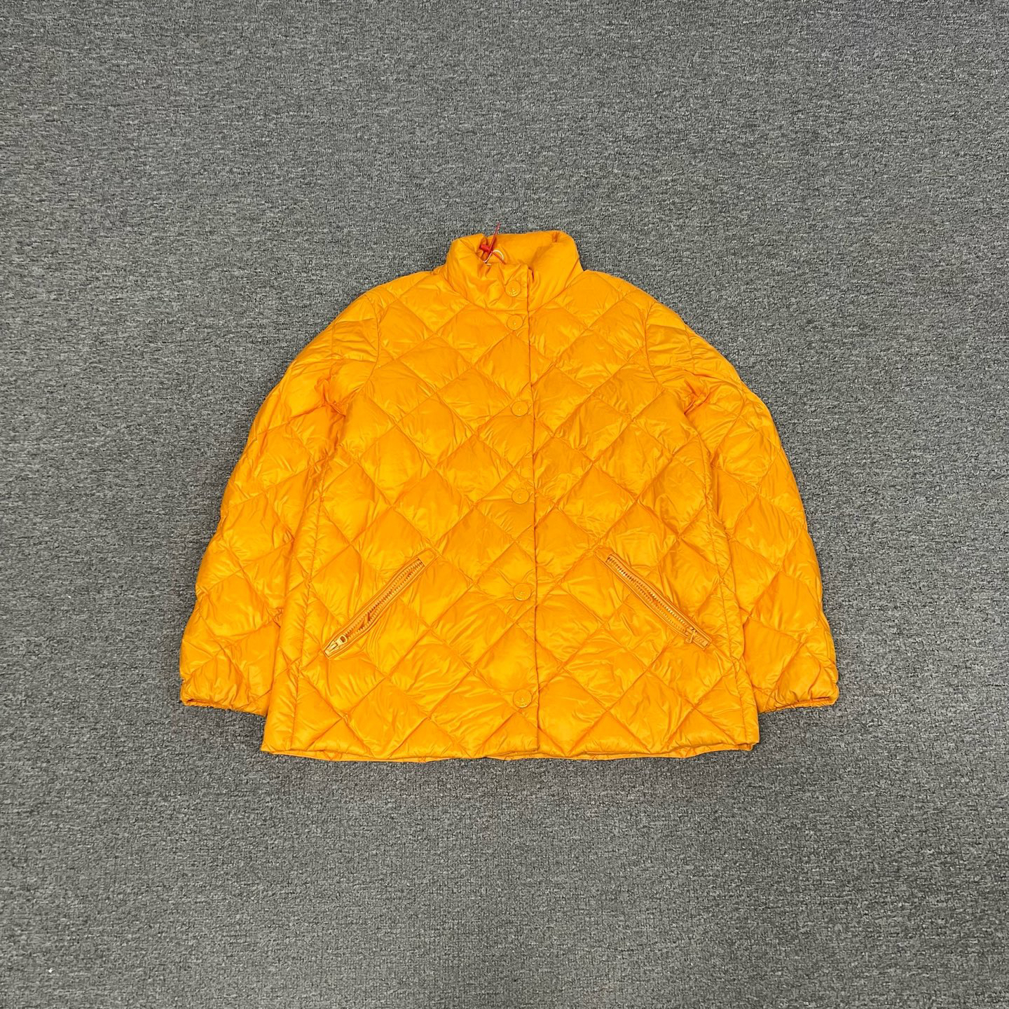 99新 BURBERRY/博柏利 Burberry巴宝莉菱格纹立领羽绒服 m码