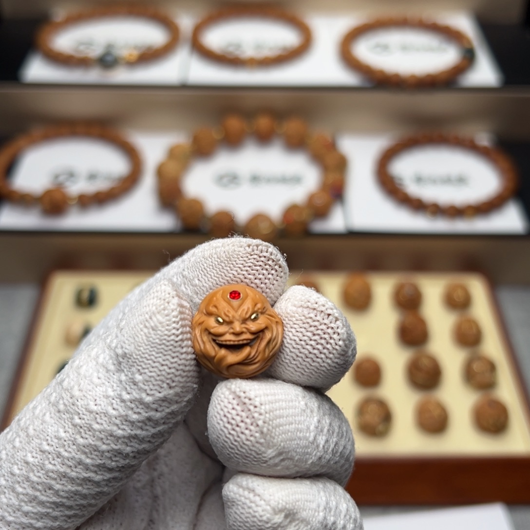 古***镇吊坠猴头核桃舔僧