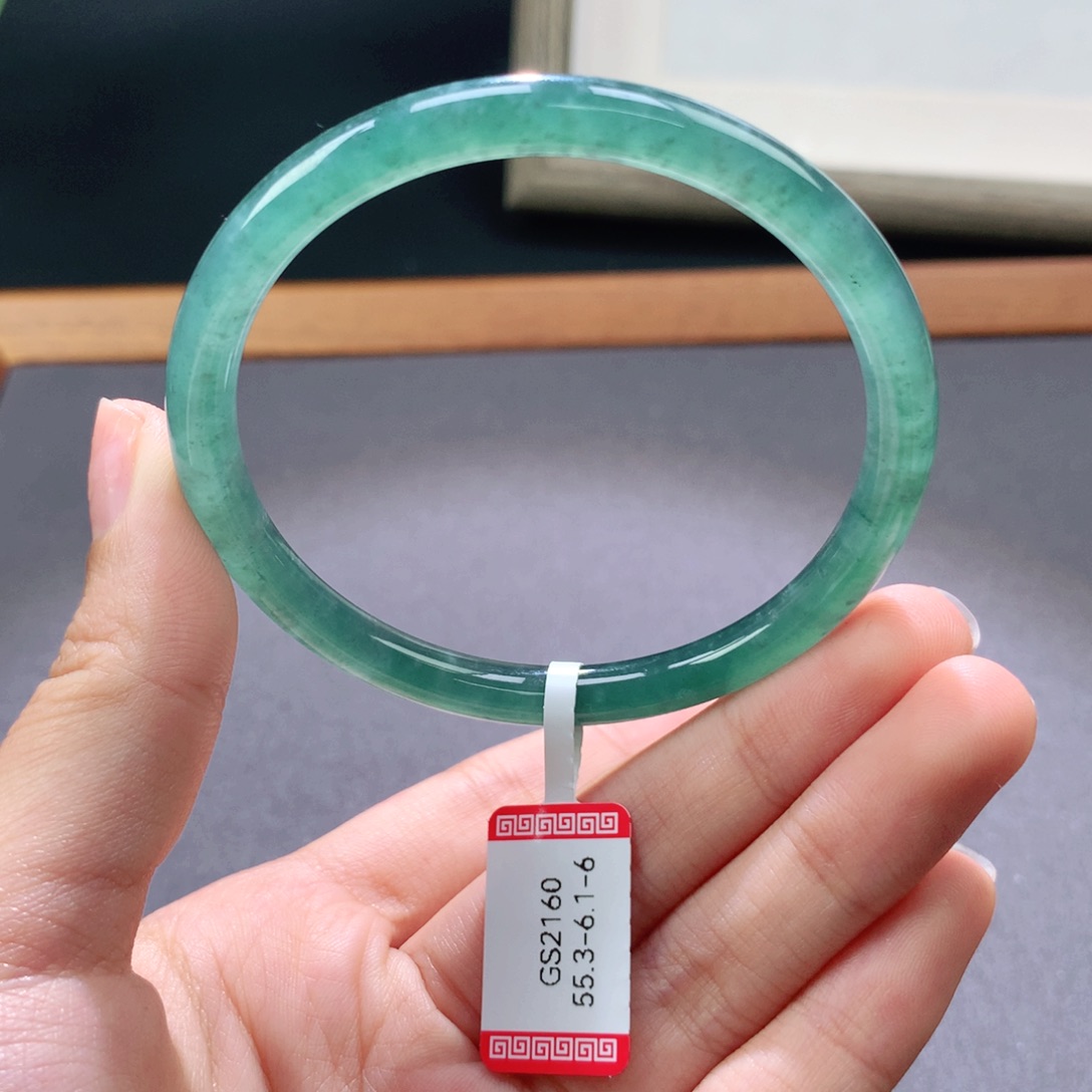 翡翠手镯未镶嵌天然翡翠手镯