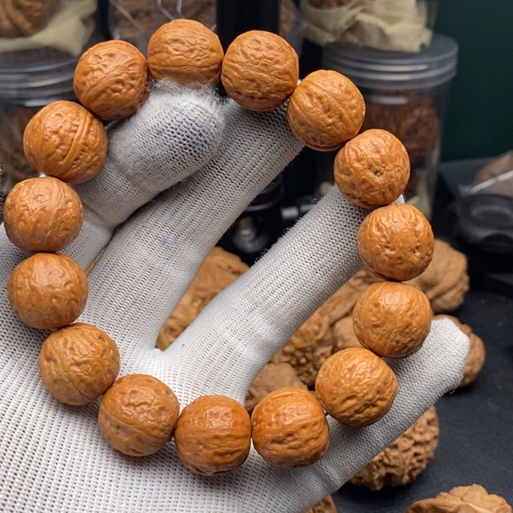 文玩核桃吊坠光头1.7