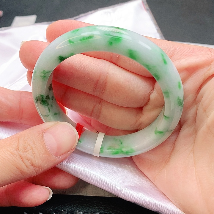 翡翠手镯未镶嵌手镯54