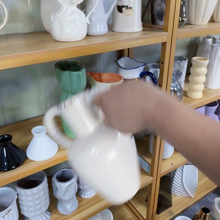 好看的陶瓷花瓶好看的陶瓷花瓶