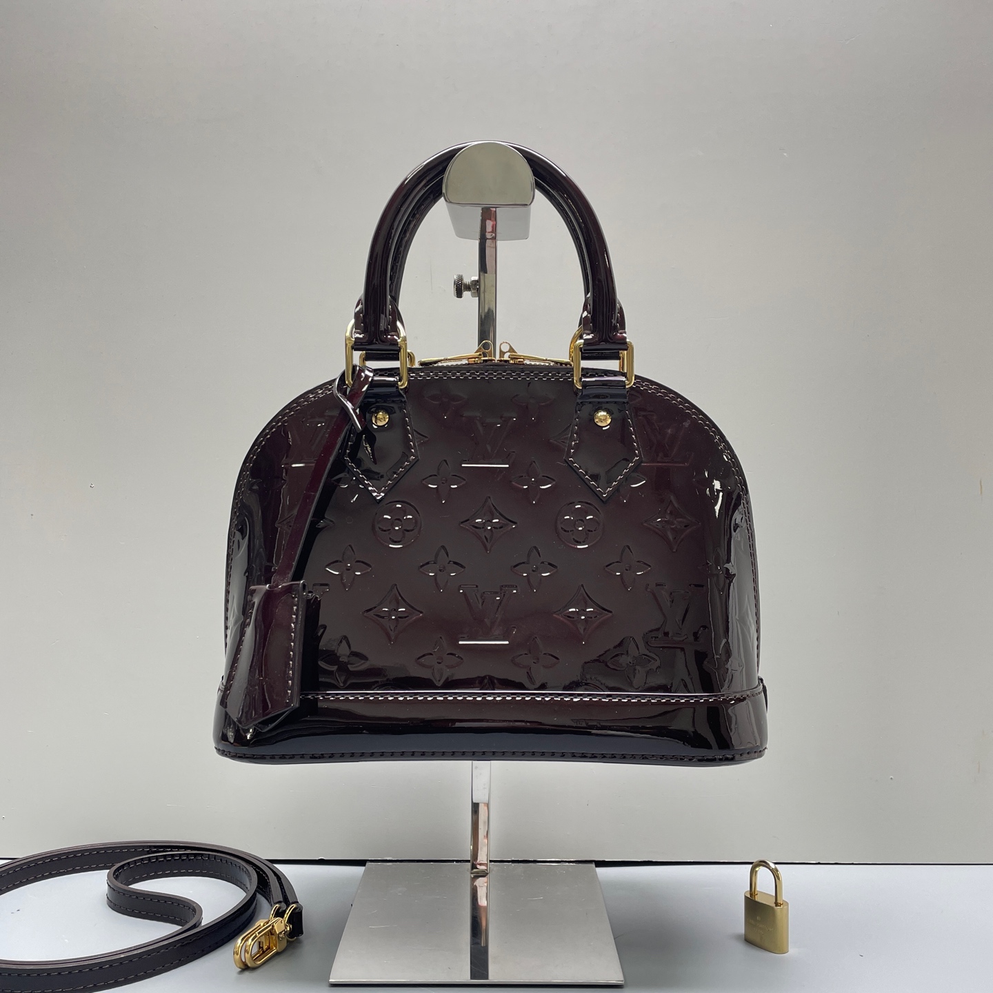 95新 LouisVuitton/路易威登 优选/AlmaBB车厘子漆皮贝壳包/24x17