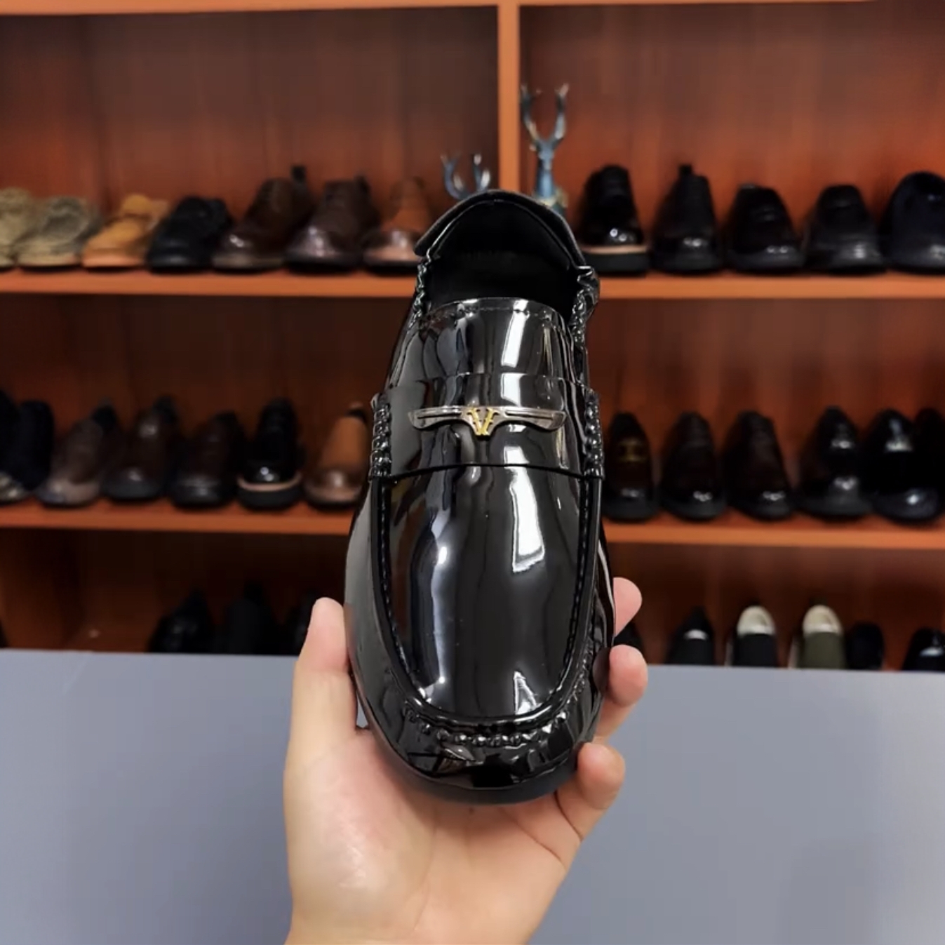 广州男士时尚商务豆豆鞋软底开边珠漆皮透气休闲皮鞋125-238