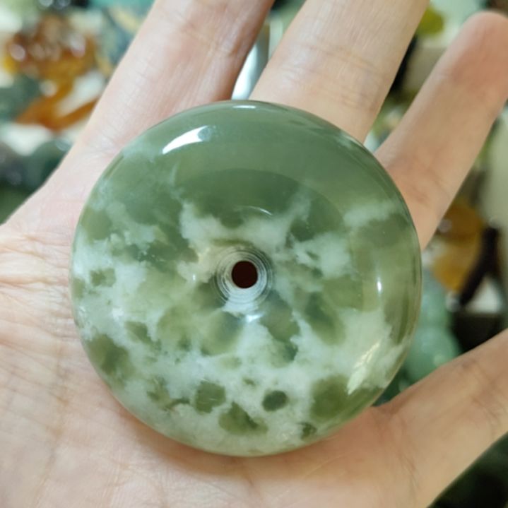 岫玉未镶嵌平安扣