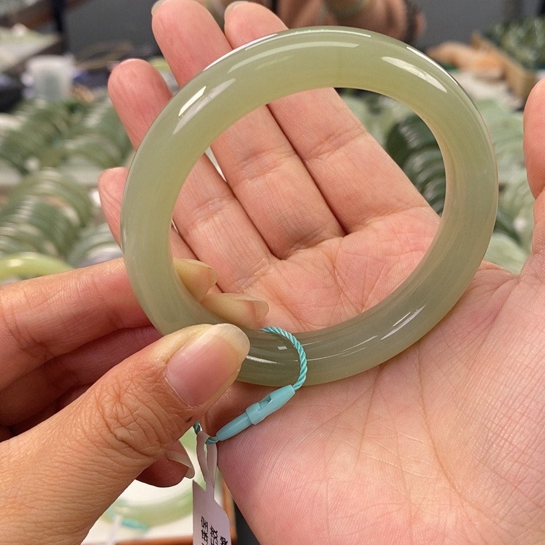 和田玉和田玉手镯55未镶嵌