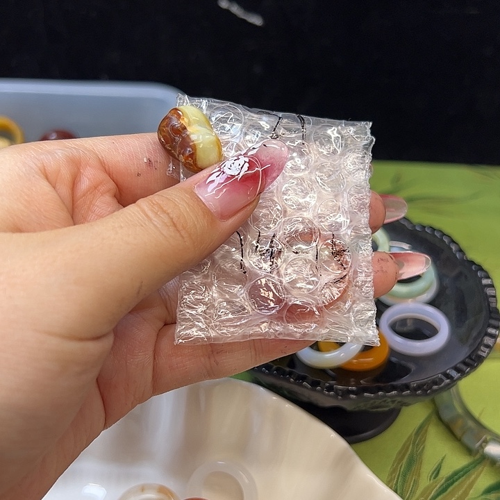 阿***呀玛瑙/玉髓未镶嵌戒指