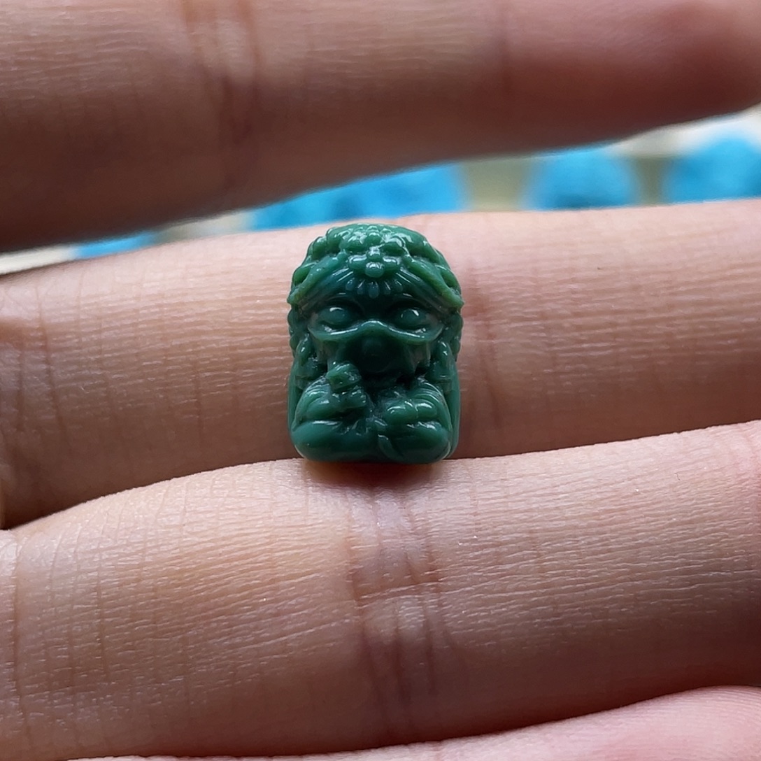 绿松石未镶嵌颈饰