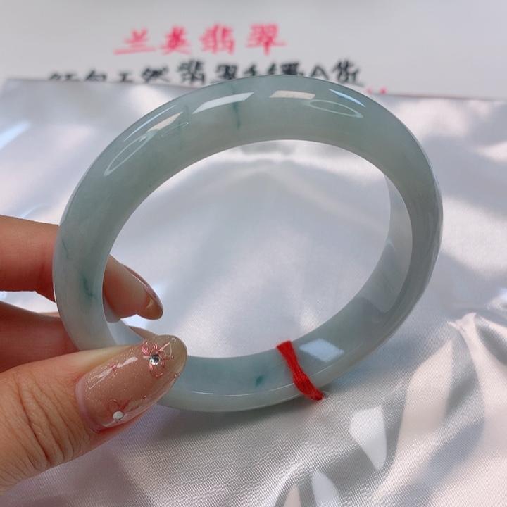 翡翠手镯未镶嵌58圈