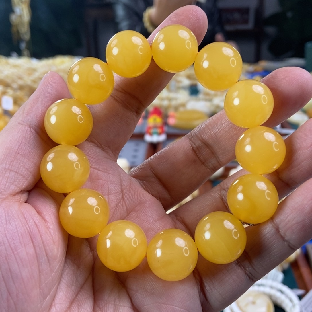 琥珀珠宝奇石未镶嵌17鸡油黄蜜蜡手串37.14