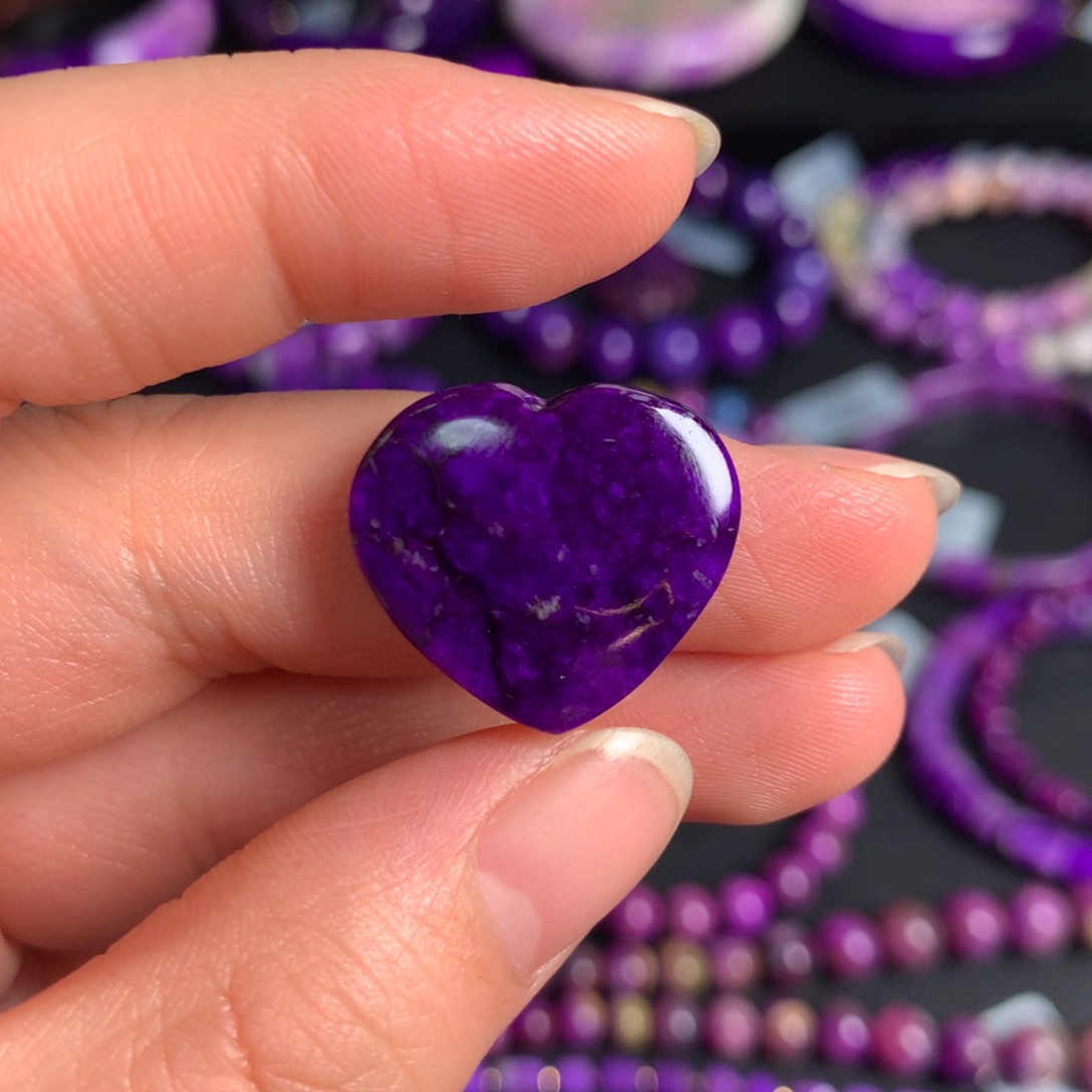 苏纪石（舒俱来）丝绒紫爱心裸石未镶嵌