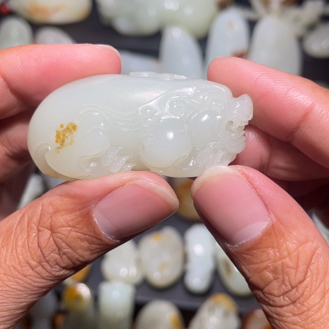 啊***他和田玉未镶嵌颈饰