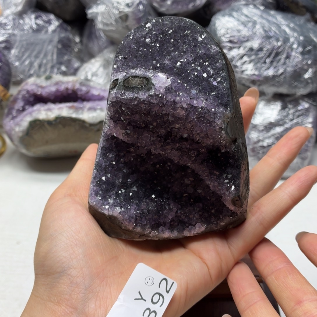 水晶摆件未镶嵌紫水晶