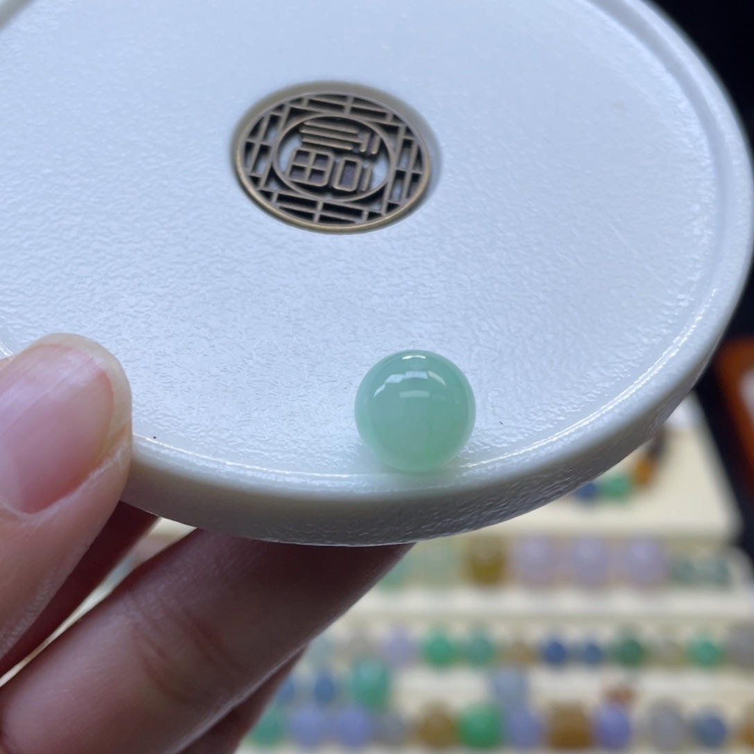 翡翠颈饰未镶嵌卡9+特价