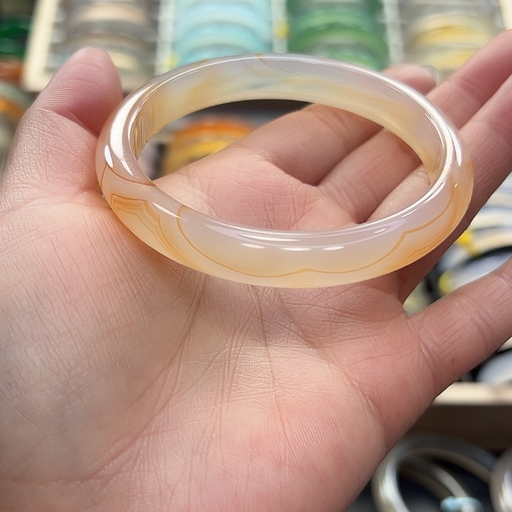 玛瑙/玉髓手镯未镶嵌60