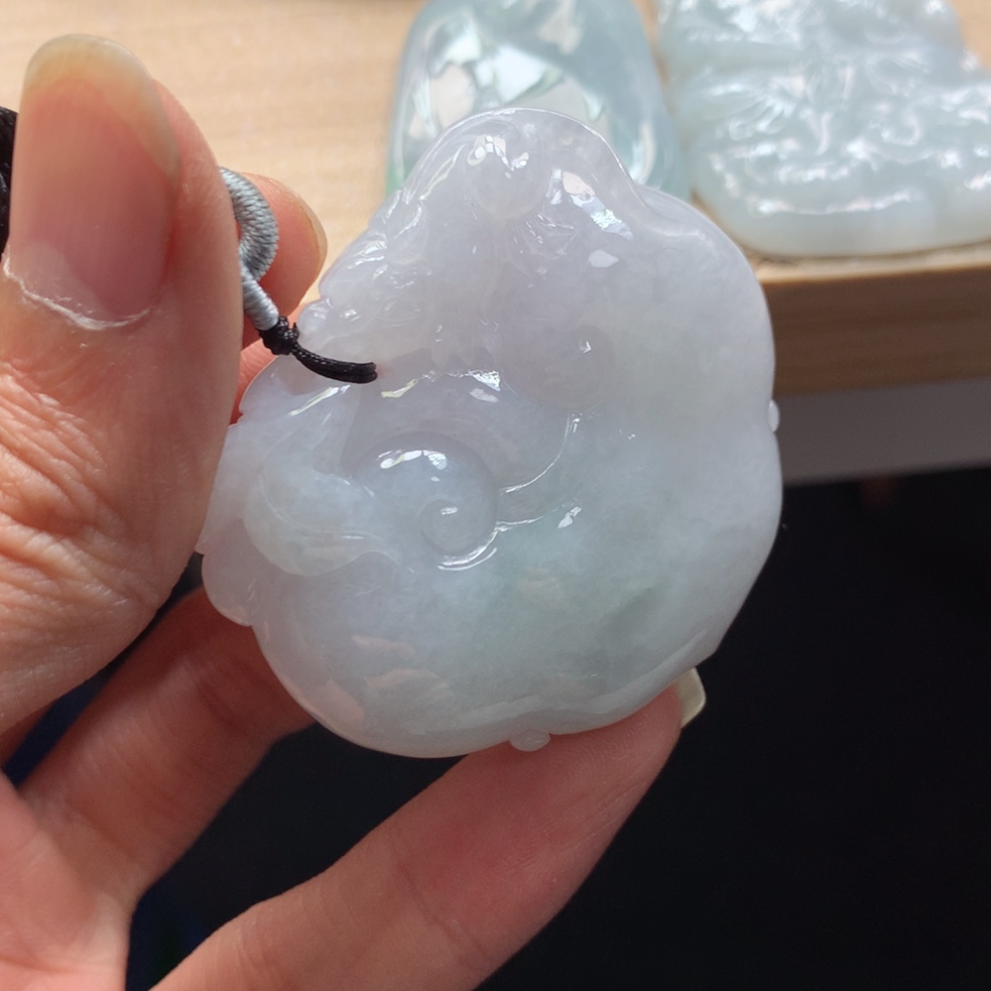 颈饰未镶嵌翡翠吊坠