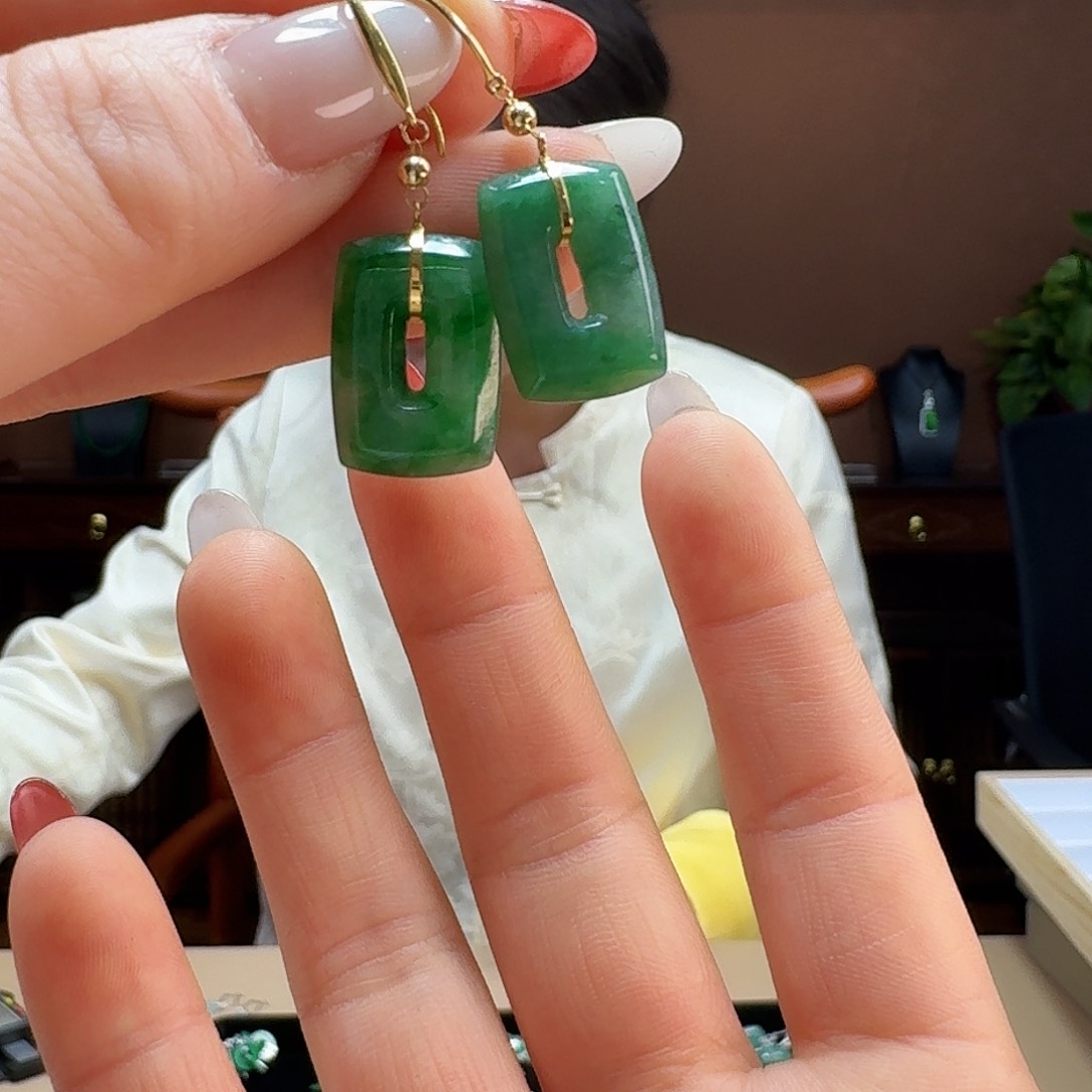 翡翠耳饰18K金镶嵌耳饰