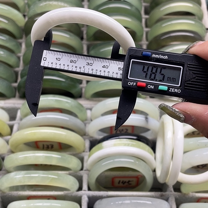 蛇纹石玉未镶嵌手镯1112