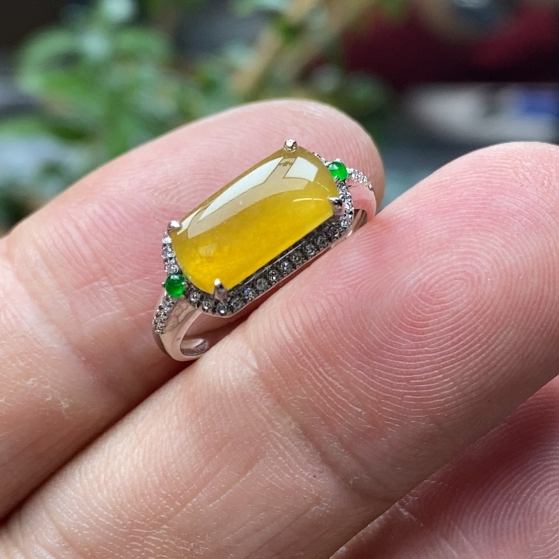 翡翠戒指18K金镶嵌戒指