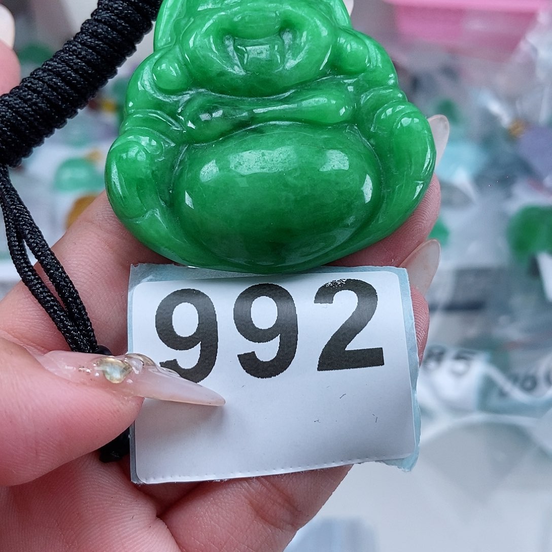 翡翠手链未镶嵌吊坠