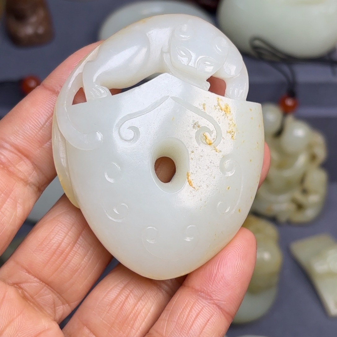 和田玉（糖玉）挂件未镶嵌L*Z