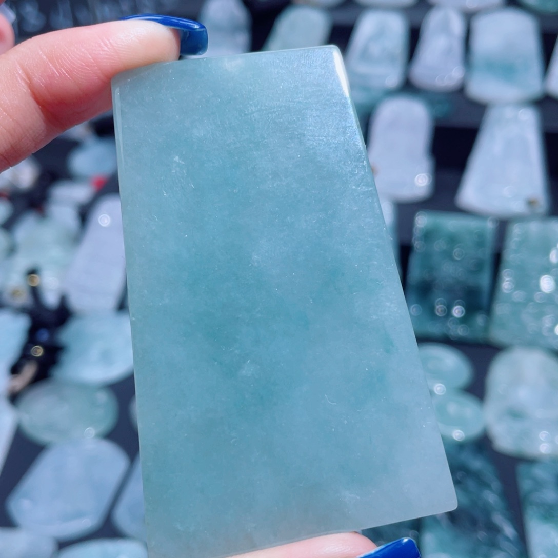 翡翠未镶嵌颈饰无事牌