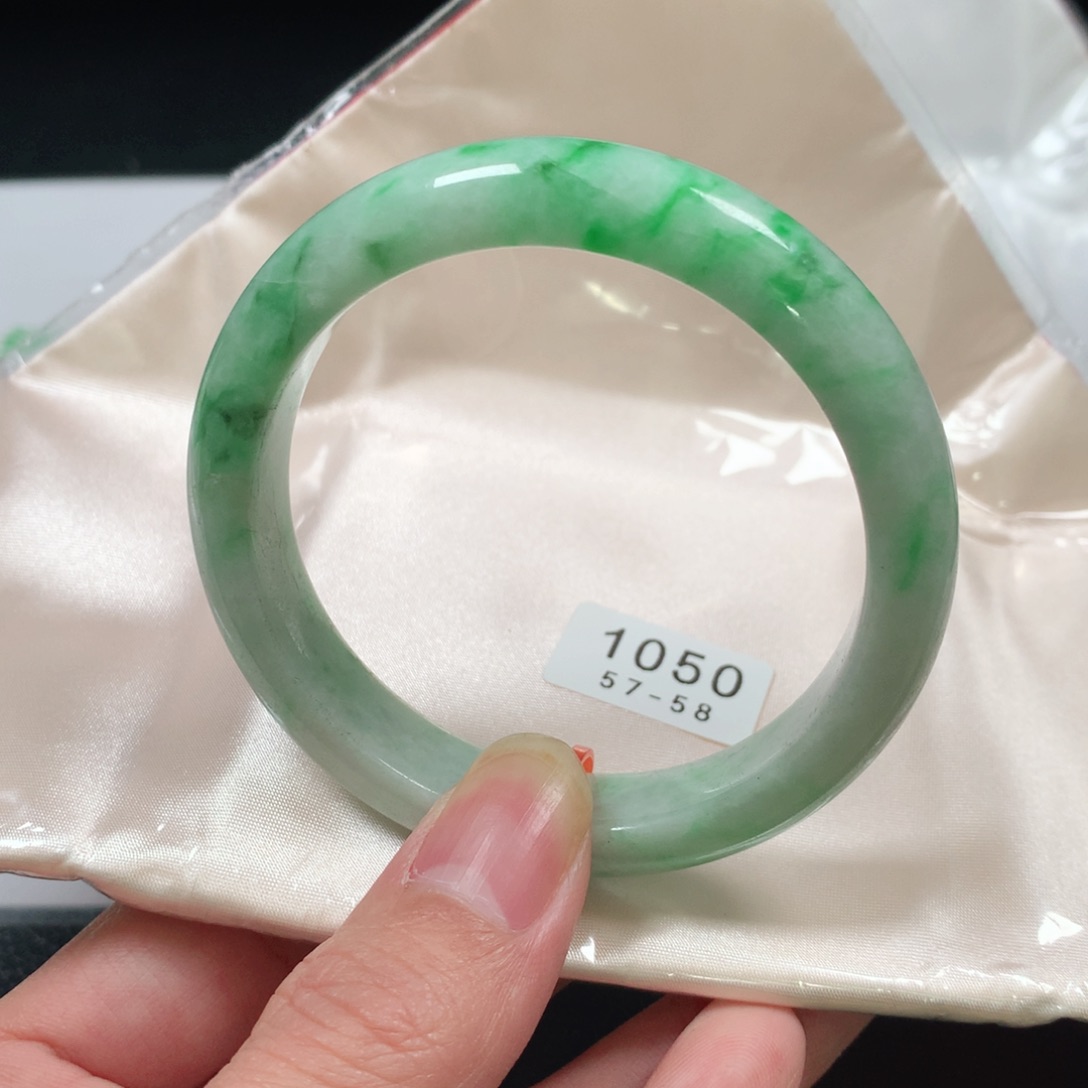 翡翠手镯未镶嵌编号1050