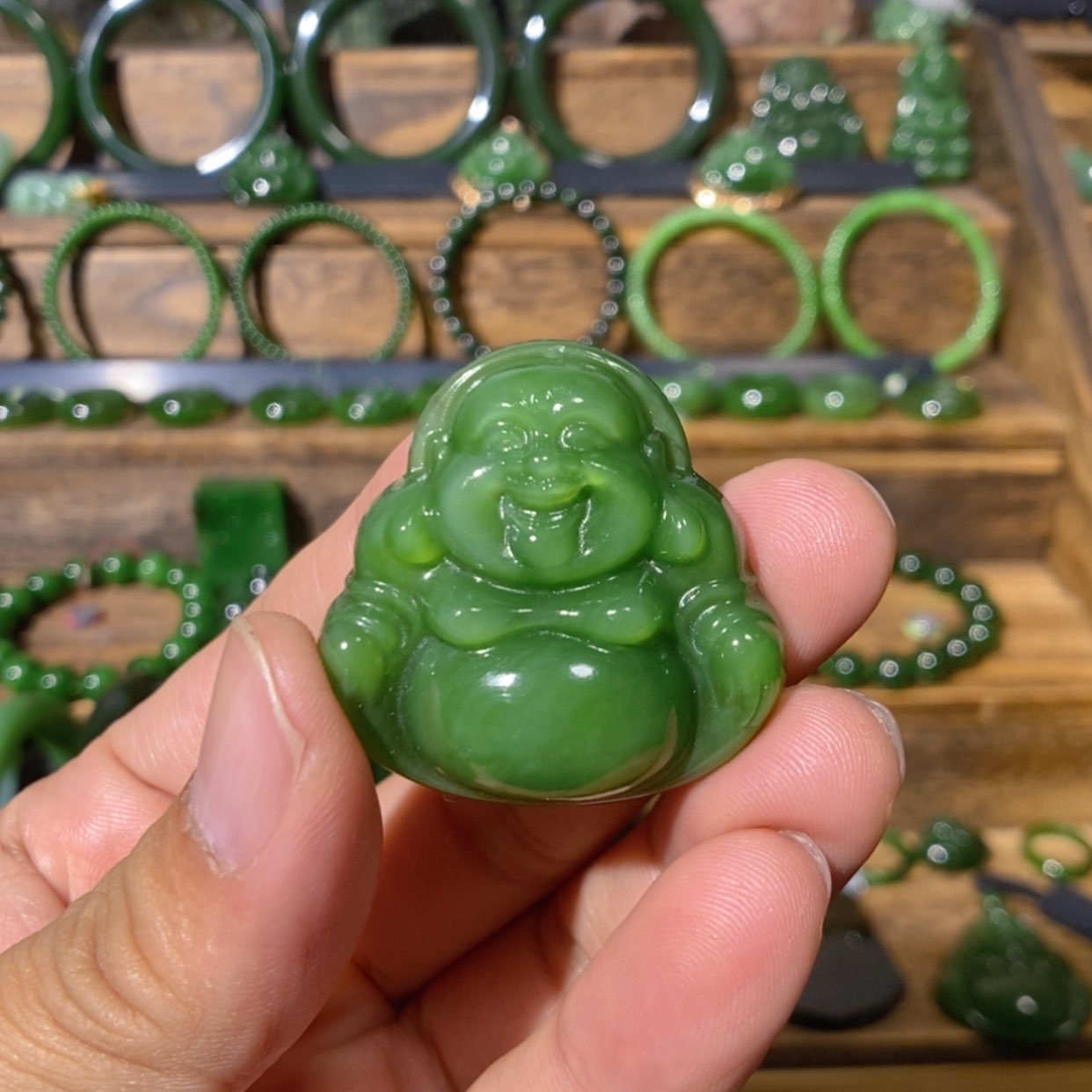 【闪购商品】吊坠(不含链)未镶嵌和田玉天**角俄料辣阳绿佛公35