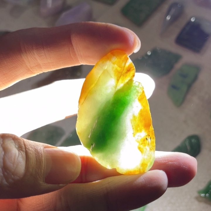 翡翠颈饰未镶嵌翡翠