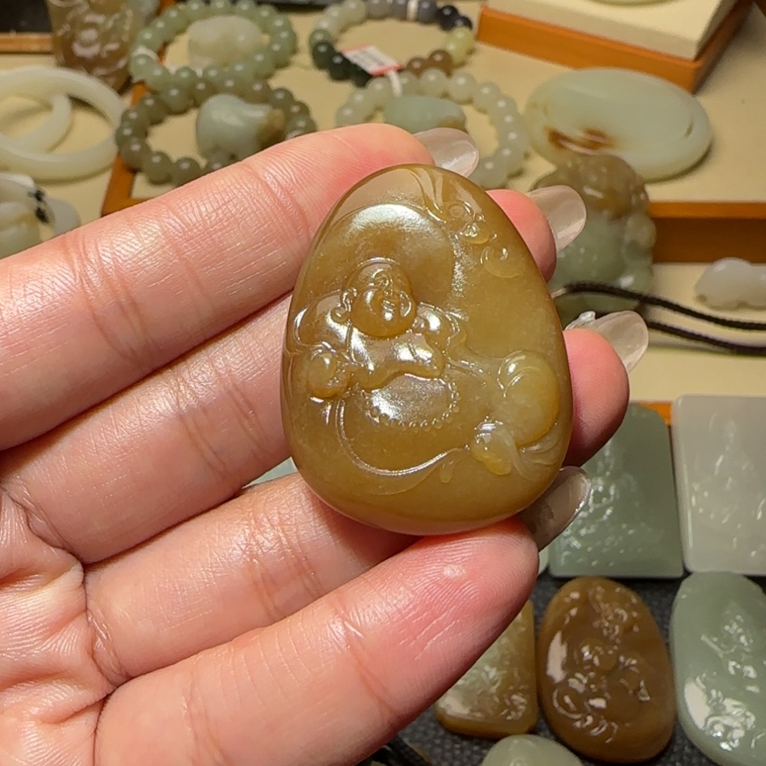 和田玉未镶嵌颈饰