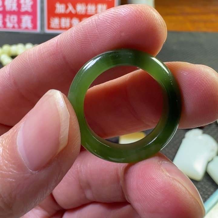 红***哥和田玉未镶嵌颈饰