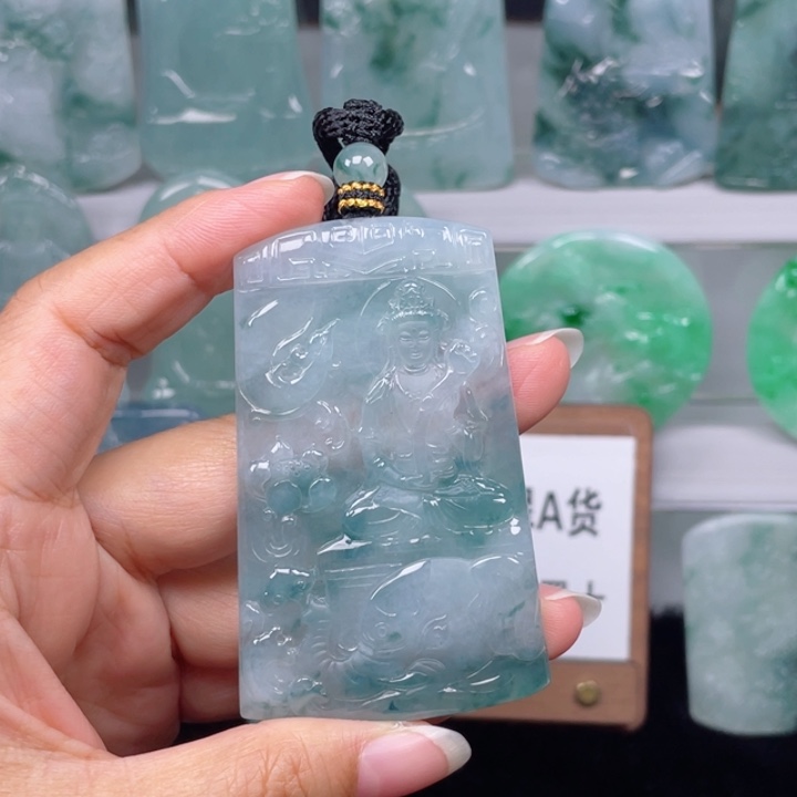 颈饰未镶嵌翡翠普贤菩萨