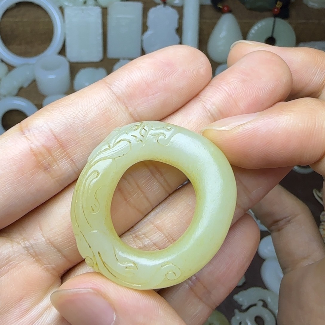 和田玉未镶嵌挂件