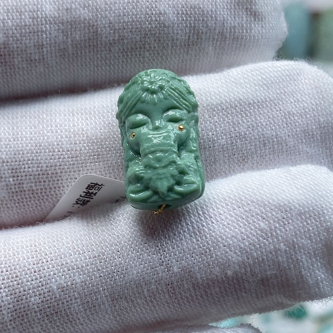 绿松石未镶嵌珠宝奇石