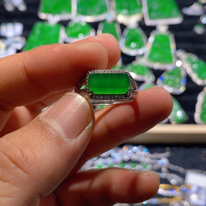 翡翠戒指银S925镶嵌天然A货翡翠