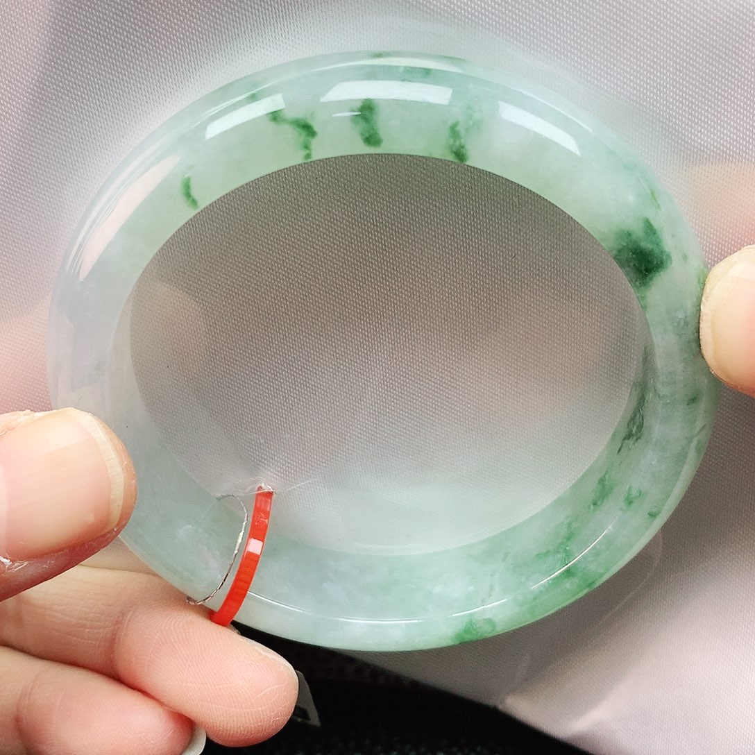 翡翠手镯未镶嵌53圈