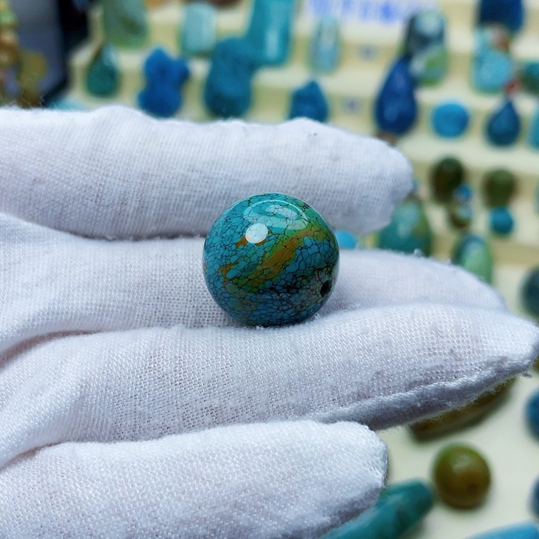 绿松石颈饰未镶嵌